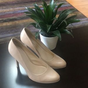 Nine West Nude Pumps